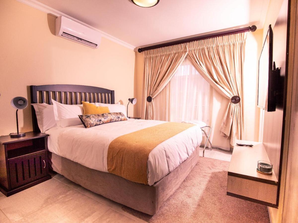 Masingitana Hotel Acornhoek エクステリア 写真